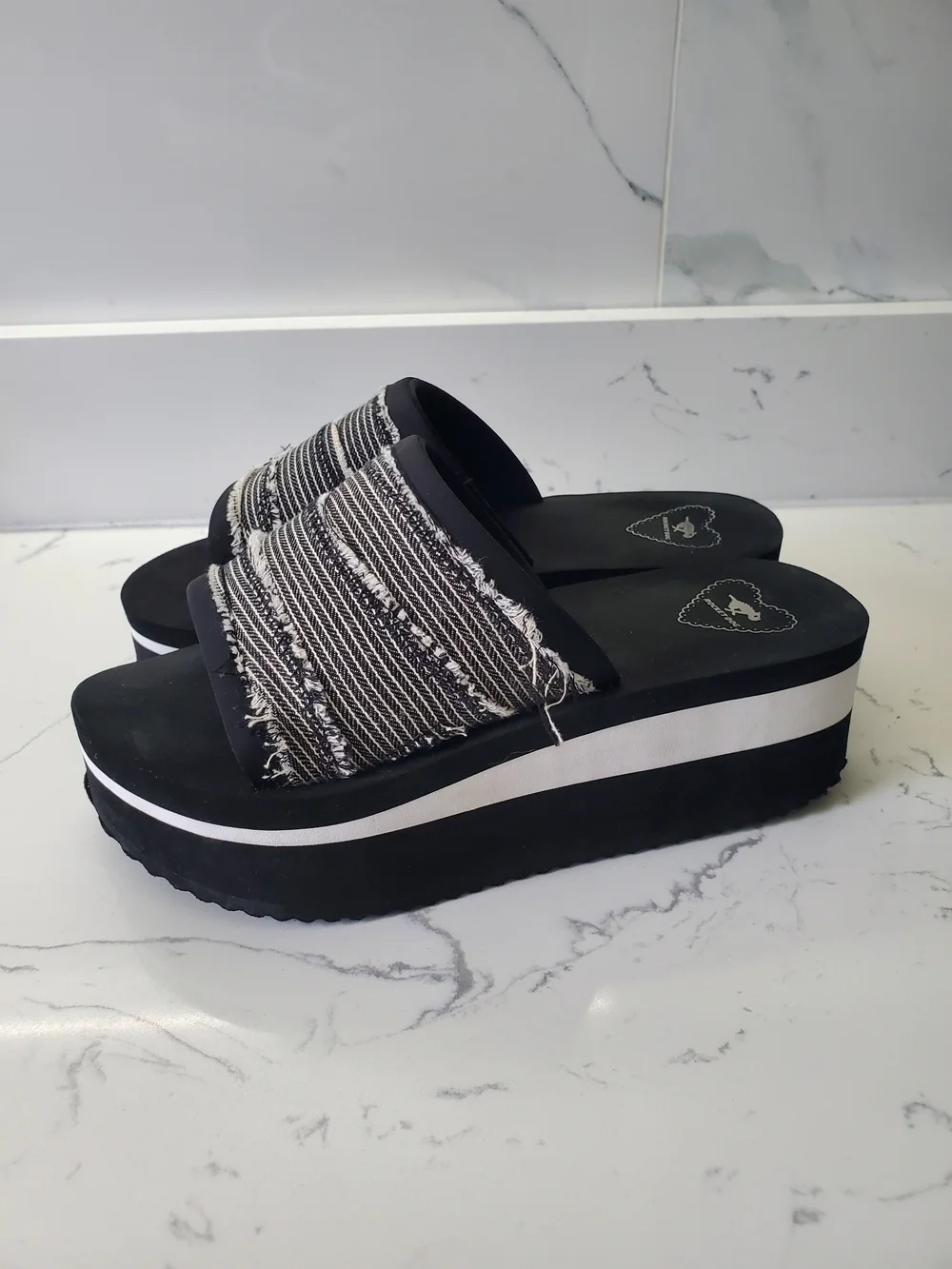 Rocket Dog Women's Hilo Pickford Stripe cotton platform slide sandals black US7